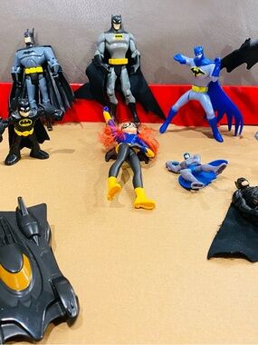 13 Batman Figure Lot DC Comics Joker Batgirl Batmobile Mixed Bundle Toys